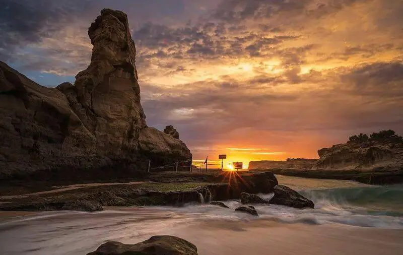 WOW Pulau Jawa Menjadi Terbaik di Dunia Ketahui Nama Pantainya