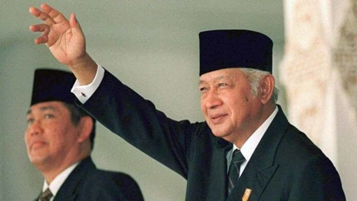 5 kelebihan dan kelemahan penerapan Pancasila masa orde baru - SENKEIT