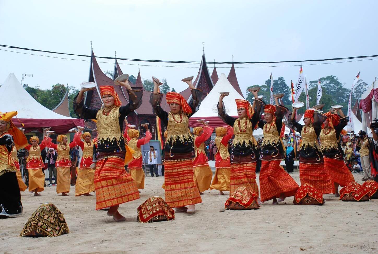 3 hal dari Tari Piring yang harus kamu ketahui